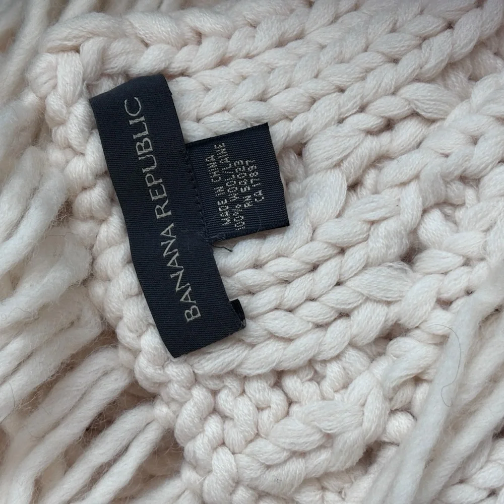 Banana Republic Reversible Ivory Cable Knit Wool Fringe Scarf
